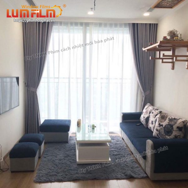 SO SÁNH PHIM CÁCH NHIỆT VỚI MÀNH RÈM