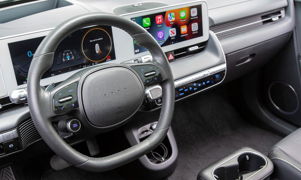 Hyundai Ioniq 5 2024 với sự kết hợp của loạt nút bấm và màn hình cảm ứng. Ảnh: Hyundai