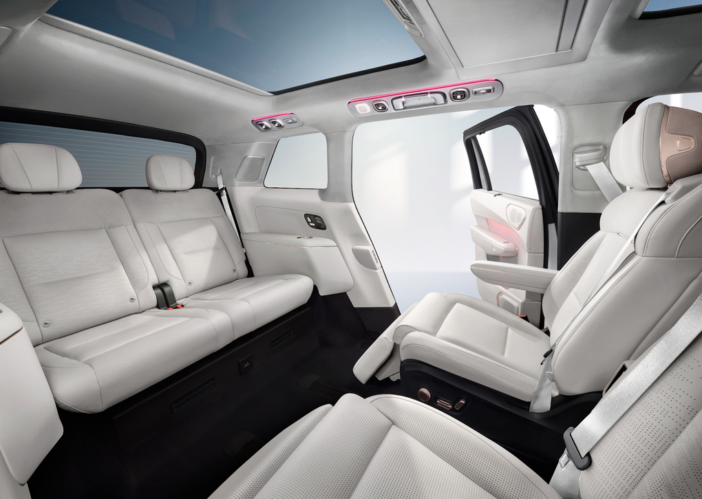 Hàng ghế trên Lynk & Co 900 có thể tùy biến đa dạng theo nhu cầu. Ảnh: Lynk & Co