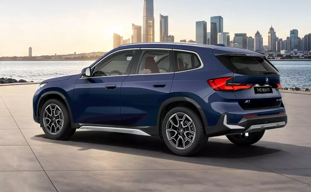 BMW X1 2027 nhìn từ phía sau BMW X1 2027 nhìn từ phía sau