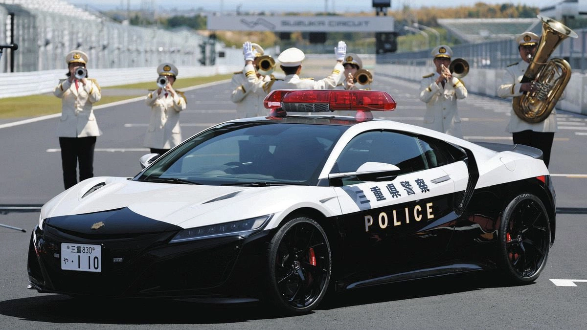 Cận cảnh siêu xe Honda NSX hybrid trong biên chế cảnh sát Nhật Bản