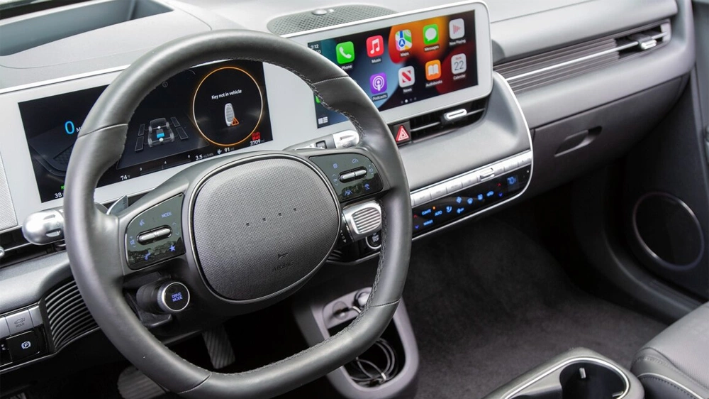 Hyundai lại dùng nút bấm sau khi đặt cược vào cảm ứng